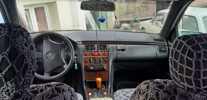 Mercedes E 230 1996, 385,850 km - 2.3 л - Sumqayıt