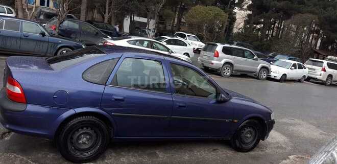 Opel Vectra 1997, 226,000 km - 1.6 l - Bakı
