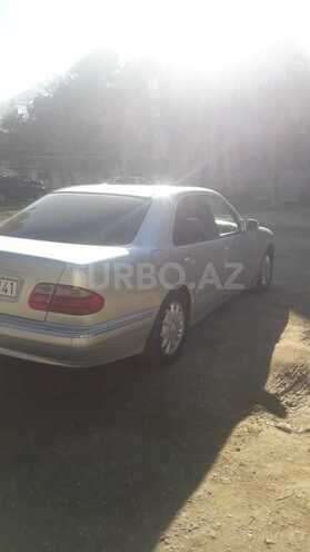 Mercedes E 240 2000, 250,000 km - 2.4 l - Bakı
