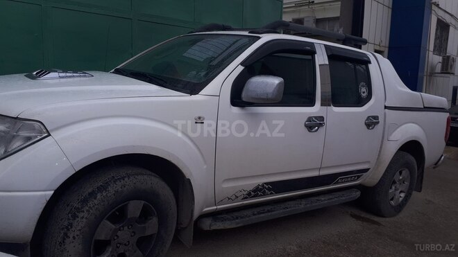 Nissan Navara 2013, 121,000 km - 2.5 л - Bakı