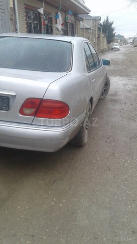 Mercedes E 290 1996, 489,264 km - 2.9 l - Xırdalan