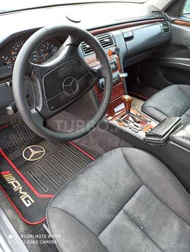 Mercedes E 240 1998, 438,000 km - 2.4 l - Bakı