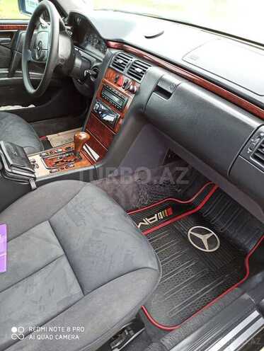 Mercedes E 240 1998, 438,000 km - 2.4 l - Bakı