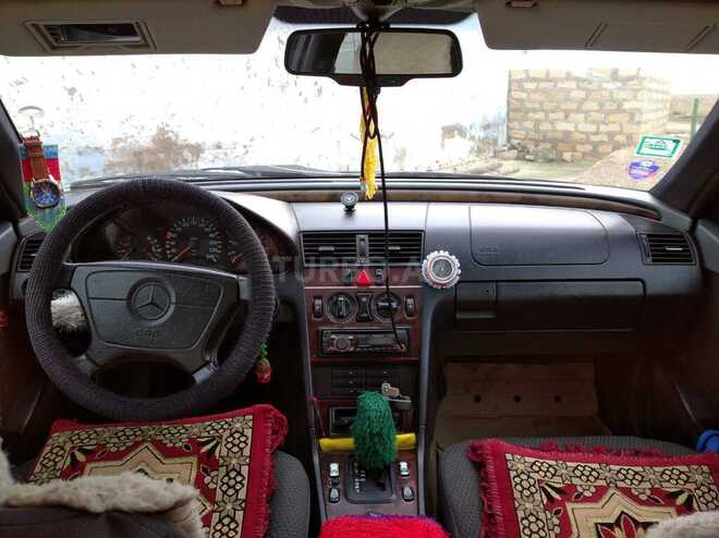 Mercedes C 230 1997, 325,000 km - 2.3 l - Neftçala