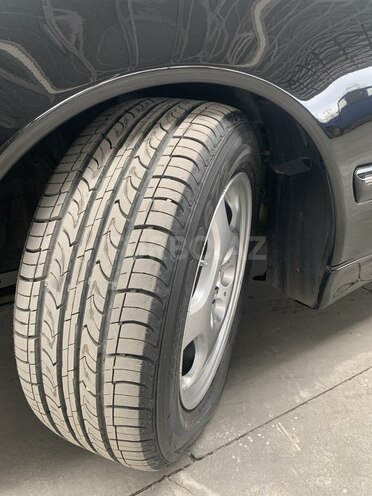 Mercedes E 320 2001, 299,750 km - 3.2 l - Bakı