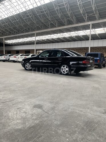 Mercedes E 320 2001, 299,750 km - 3.2 l - Bakı