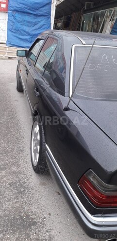 Mercedes E 220 1994, 115,000 km - 0.3 l - Bakı