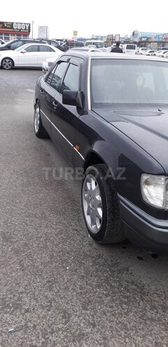 Mercedes E 220 1994, 115,000 km - 0.3 l - Bakı