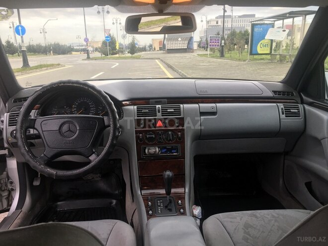 Mercedes E 280 1997, 323,000 km - 2.8 l - Bakı