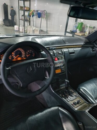Mercedes E 280 1997, 249,000 km - 2.8 l - Bakı