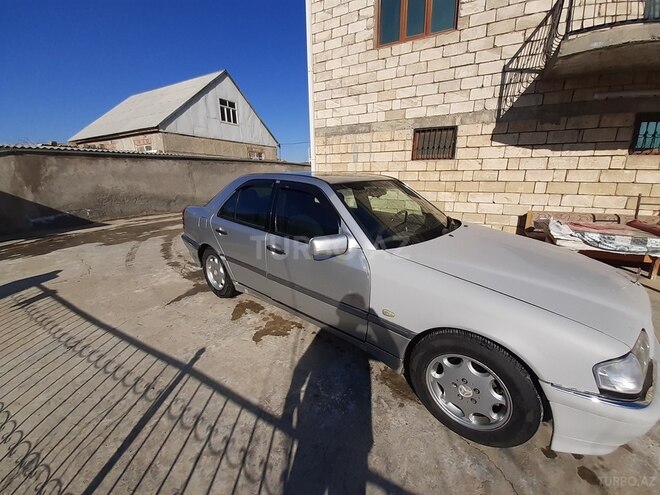 Mercedes C 230 1996, 260,000 km - 0.3 л - Şirvan