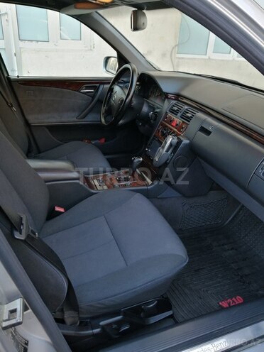 Mercedes E 270 2001, 331,000 km - 0.3 л - Bakı