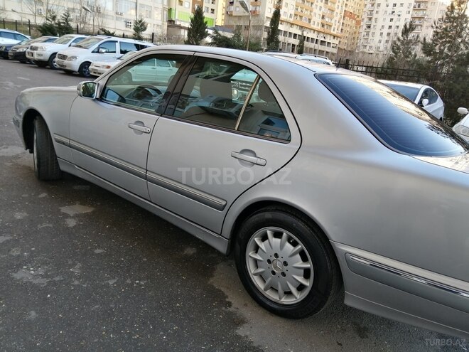 Mercedes E 270 2001, 331,000 km - 0.3 л - Bakı