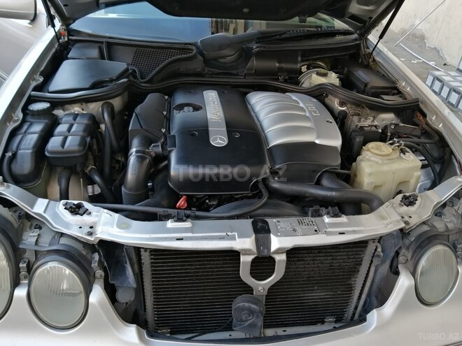 Mercedes E 270 2001, 331,000 km - 0.3 л - Bakı