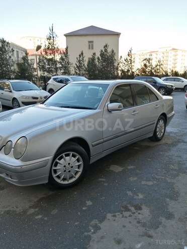 Mercedes E 270 2001, 331,000 km - 0.3 л - Bakı