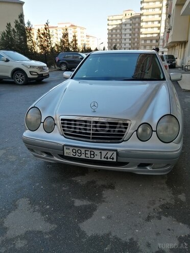 Mercedes E 270 2001, 331,000 km - 0.3 л - Bakı