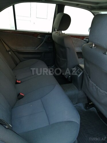 Mercedes E 270 2001, 331,000 km - 0.3 л - Bakı