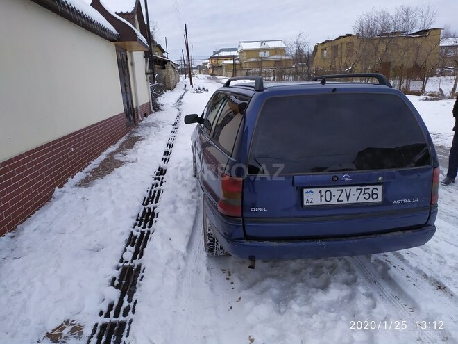 Opel Astra 1996, 30,000 km - 1.4 l - Quba