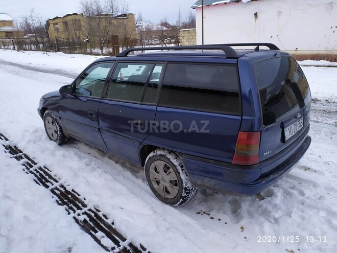 Opel Astra 1996, 30,000 km - 1.4 l - Quba