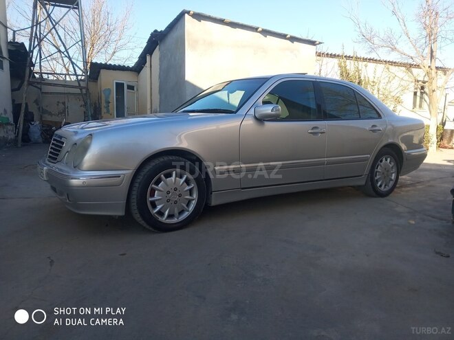 Mercedes E 270 2000, 258,000 km - 2.7 l - İmişli