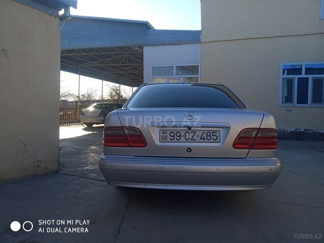 Mercedes E 270 2000, 258,000 km - 2.7 l - İmişli