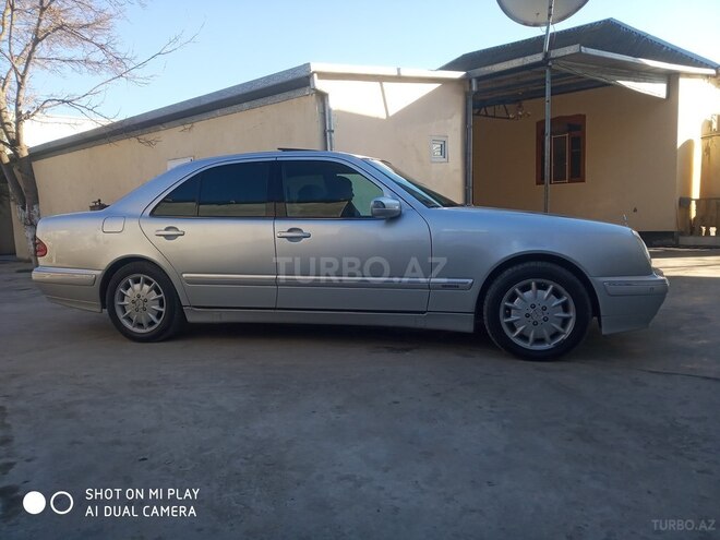 Mercedes E 270 2000, 258,000 km - 2.7 l - İmişli