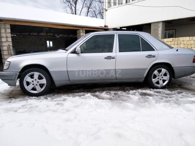 Mercedes E 230 1991, 247,000 km - 2.3 l - Qusar