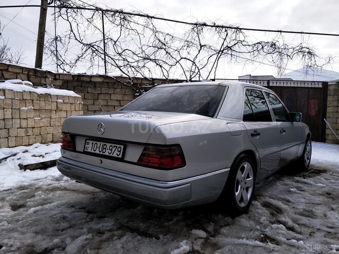 Mercedes E 230 1991, 247,000 km - 2.3 l - Qusar