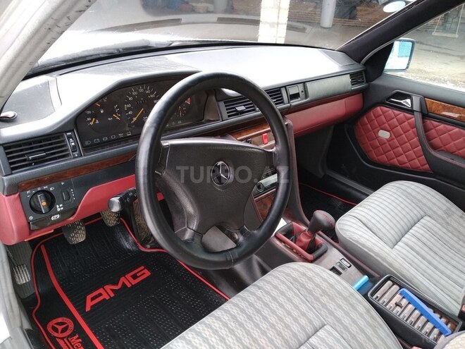 Mercedes E 230 1991, 247,000 km - 2.3 l - Qusar