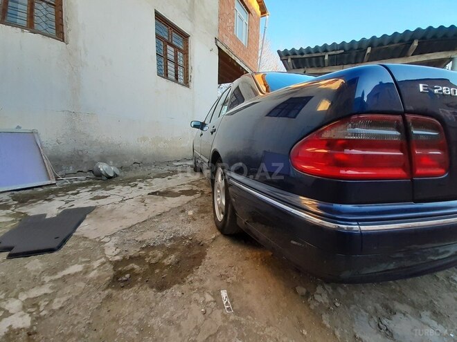 Mercedes E 280 2001, 276,000 km - 2.8 l - Bakı