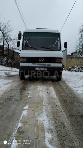 Mercedes 609 D 1990, 412,365 km - 3.9 l - Qusar