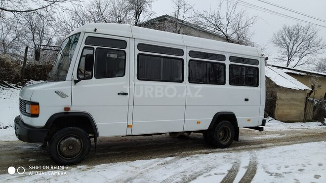 Mercedes 609 D 1990, 412,365 km - 3.9 l - Qusar