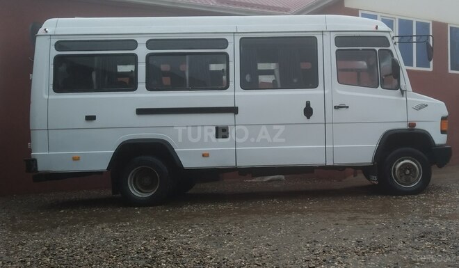 Mercedes 609 D 1990, 412,365 km - 3.9 l - Qusar
