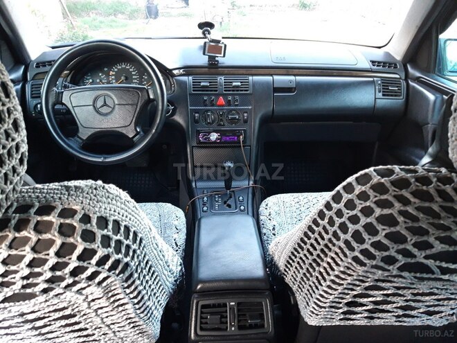 Mercedes E 240 1998, 353,548 km - 2.4 l - Beyləqan