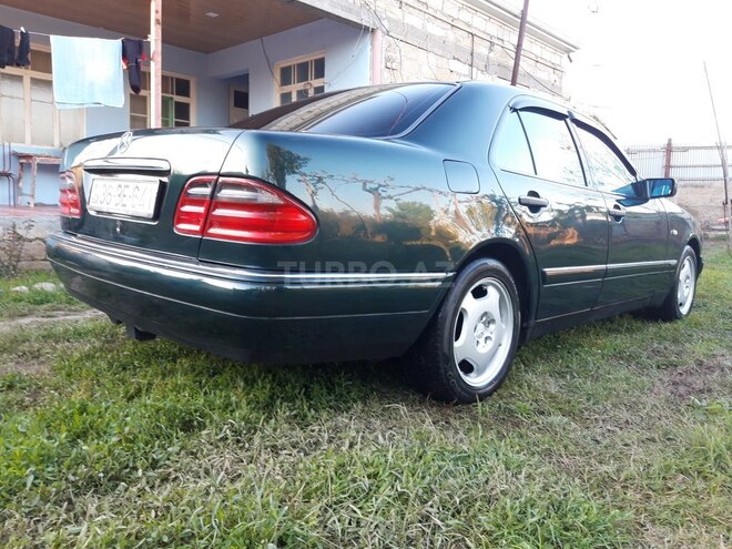 Mercedes E 240 1998, 353,548 km - 2.4 l - Beyləqan