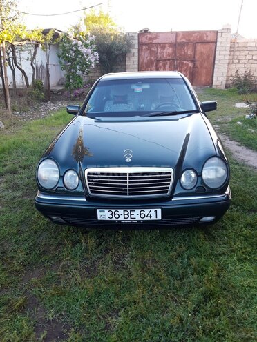 Mercedes E 240 1998, 353,548 km - 2.4 l - Beyləqan