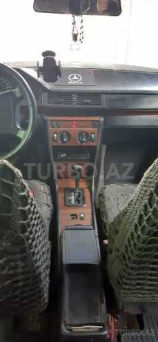 Mercedes E 200 1995, 342 km - 0.2 l - Qazax