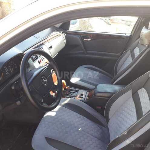 Mercedes E 200 1999, 184,523 km - 2.0 л - Bakı