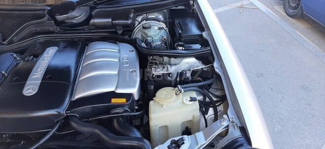 Mercedes E 220 2000, 352,800 km - 2.2 l - Bakı