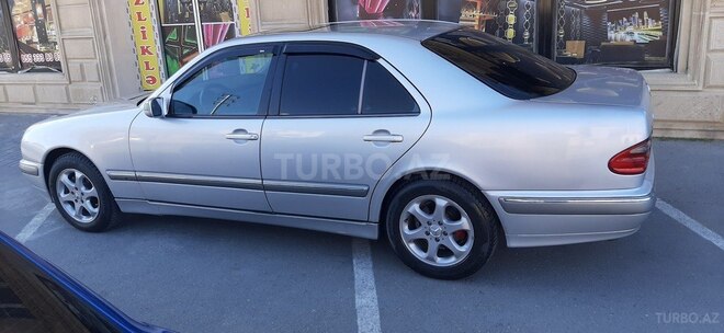 Mercedes E 220 2000, 352,800 km - 2.2 l - Bakı