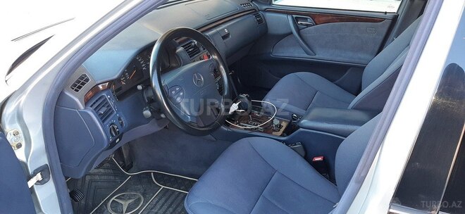 Mercedes E 220 2000, 352,800 km - 2.2 l - Bakı