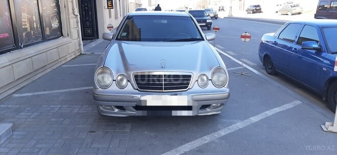 Mercedes E 220 2000, 352,800 km - 2.2 l - Bakı