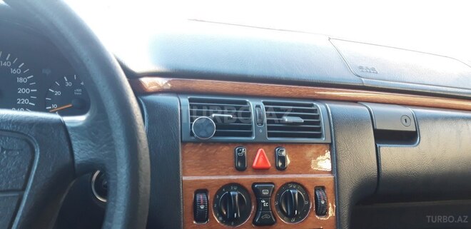 Mercedes E 240 1998, 411,673 km - 2.4 л - Bakı