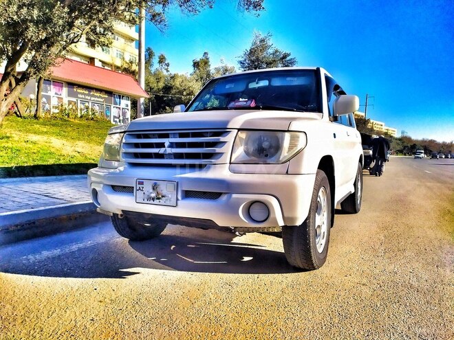 Mitsubishi Pajero io 2000, 270,000 km - 2.0 l - Bakı