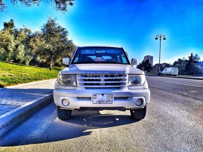 Mitsubishi Pajero io 2000, 270,000 km - 2.0 l - Bakı
