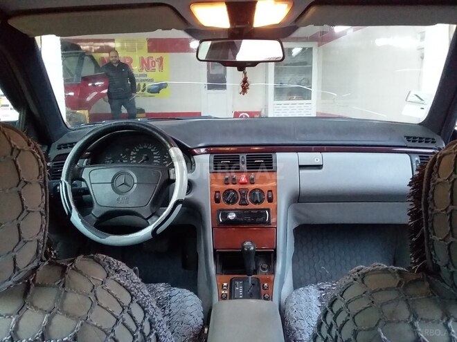 Mercedes E 230 1995, 486,000 km - 2.3 л - Bakı