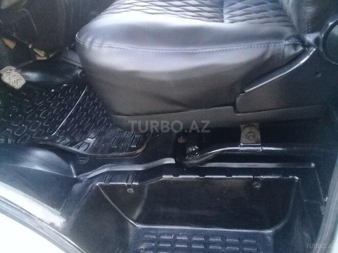GAZ 3302-744 2000, 200,000 km - 2.4 l - Qusar