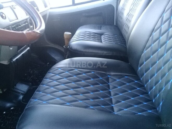 GAZ 3302-744 2000, 200,000 km - 2.4 l - Qusar