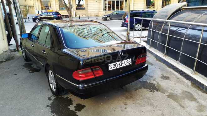 Mercedes E 240 1998, 270,000 km - 2.4 л - Bakı
