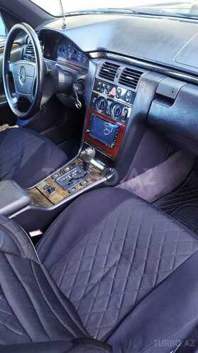Mercedes E 240 1998, 270,000 km - 2.4 л - Bakı